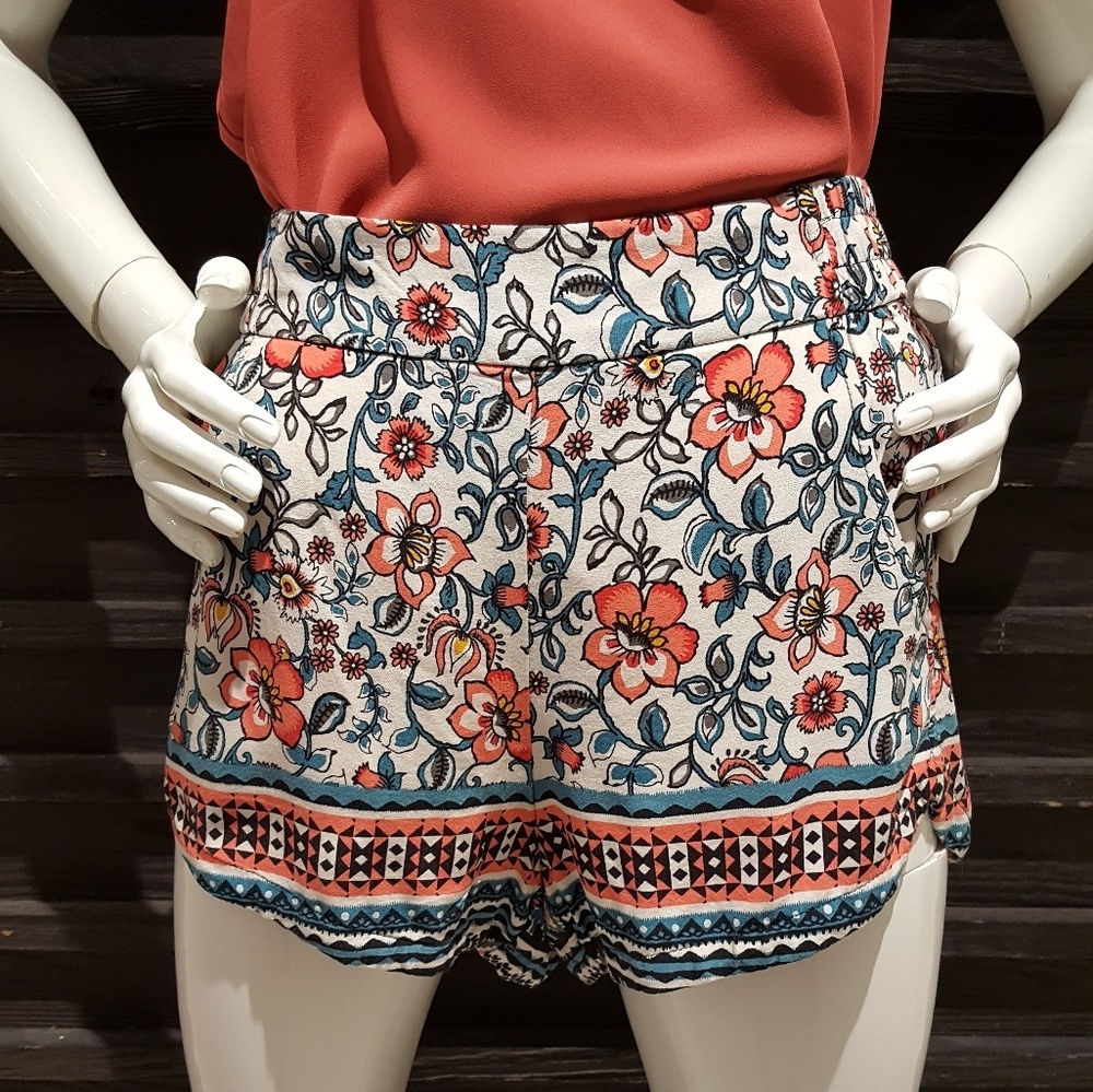 EXPRESS Stretchy Floral Shorts